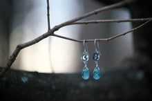 Load image into Gallery viewer, Crescent Moon Earrings