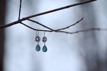 Load image into Gallery viewer, Crescent Moon Earrings